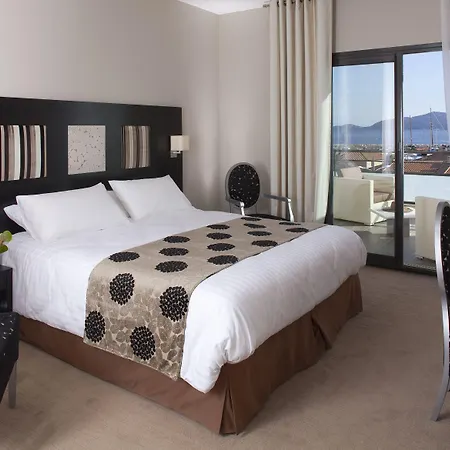 Baptistin 3* لو لا فاندو