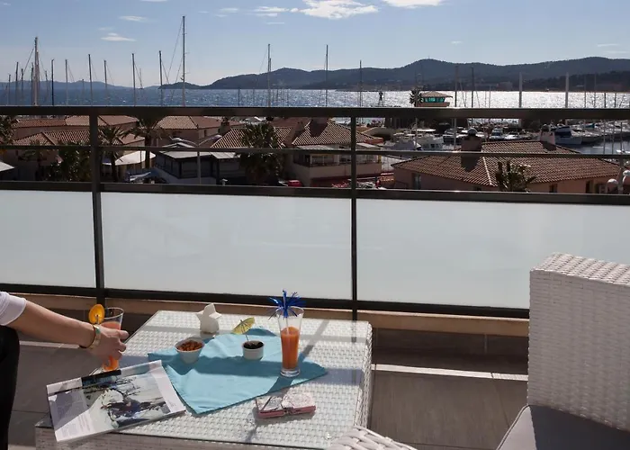 Отель Baptistin Ле-Лаванду